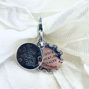 ⚡ NWOT Hufflepuff Charm – Harry Potter ✨